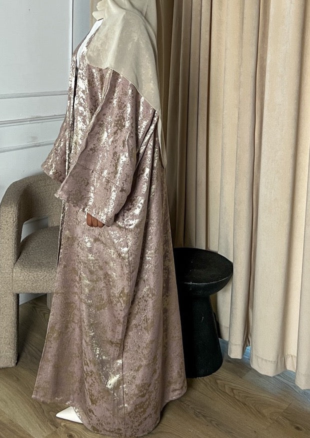Medinah in gold