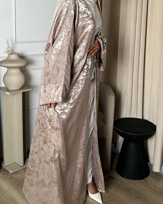 Medinah in gold